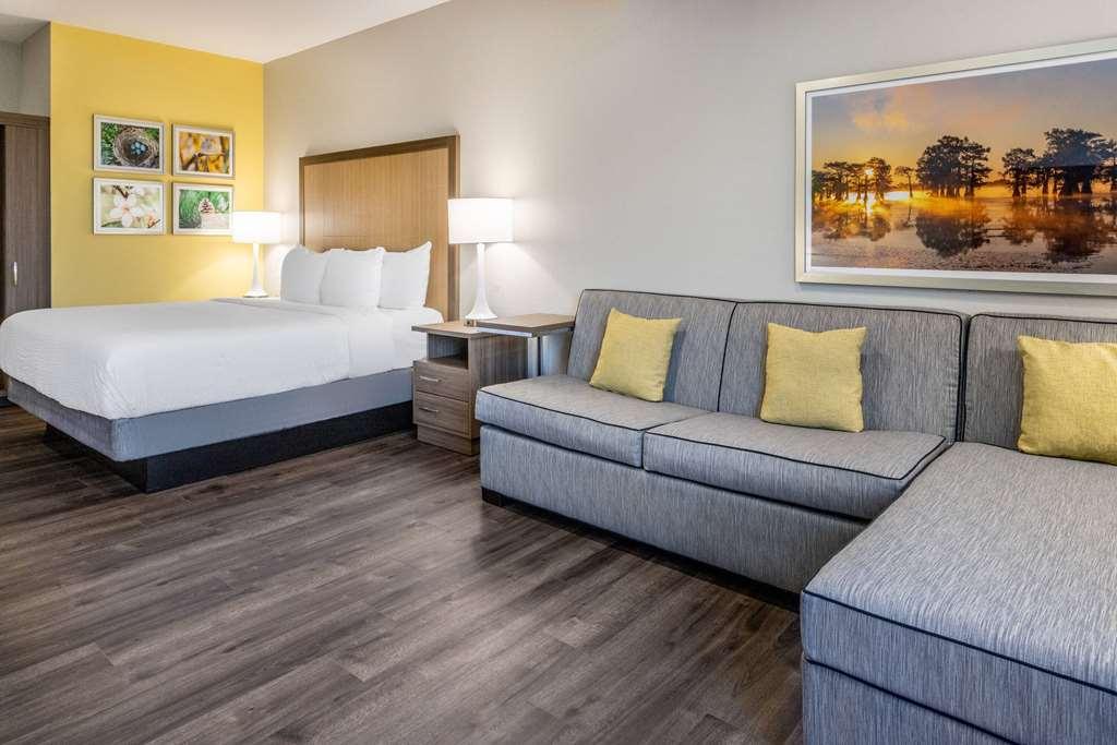 La Quinta Inn & Suites By Wyndham 밸도스타 객실 사진