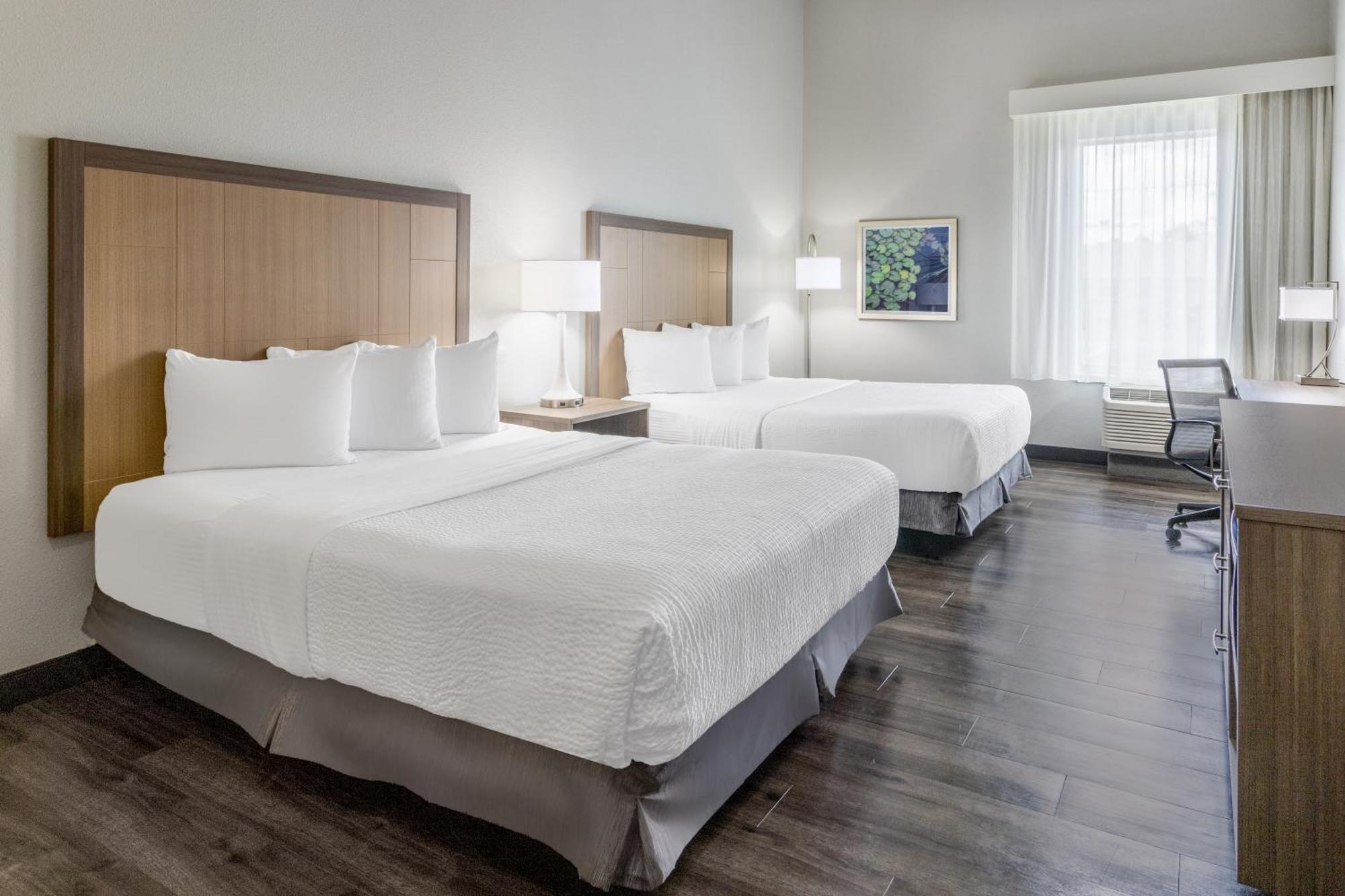 La Quinta Inn & Suites By Wyndham 밸도스타 외부 사진