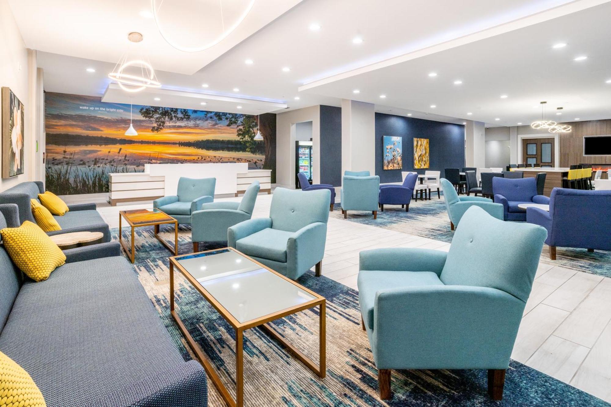 La Quinta Inn & Suites By Wyndham 밸도스타 외부 사진