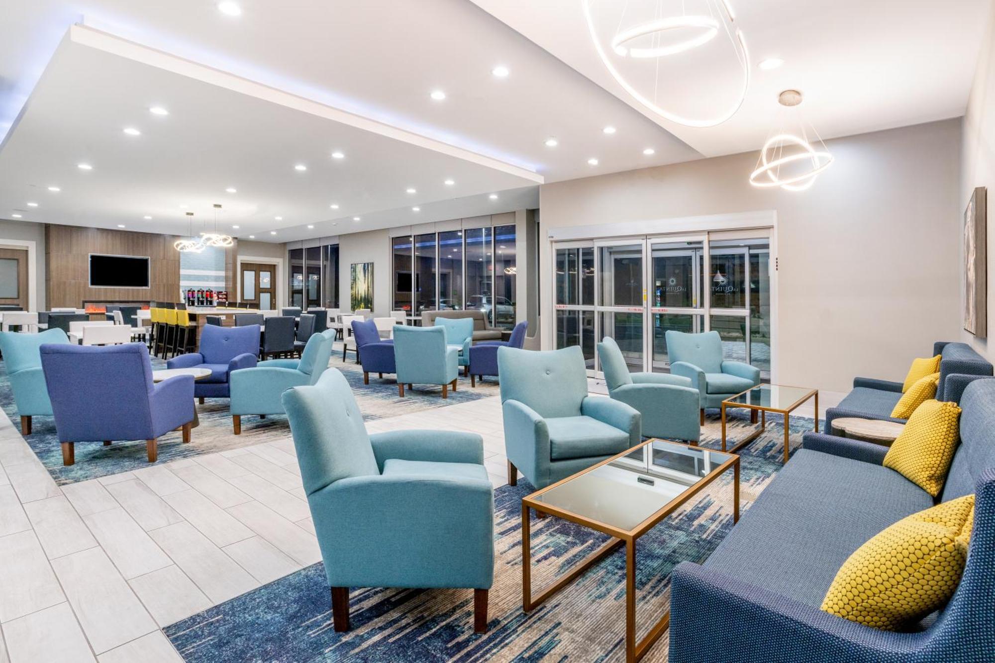 La Quinta Inn & Suites By Wyndham 밸도스타 외부 사진