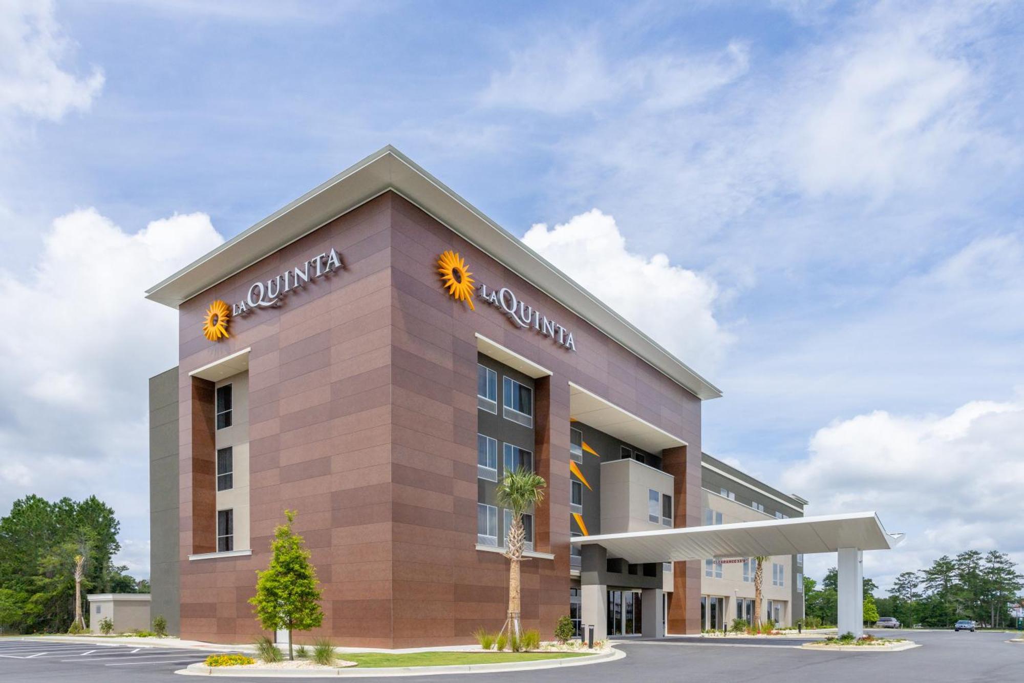 La Quinta Inn & Suites By Wyndham 밸도스타 외부 사진